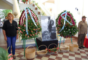 Guardia de honor ante la foto del líder de la Revolución cubana. Foto: Ramón Barreras Ferrán