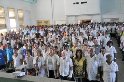 Trabajadores de Santiago de Cuba manifiestan su dolor por la muerte de Fidel
