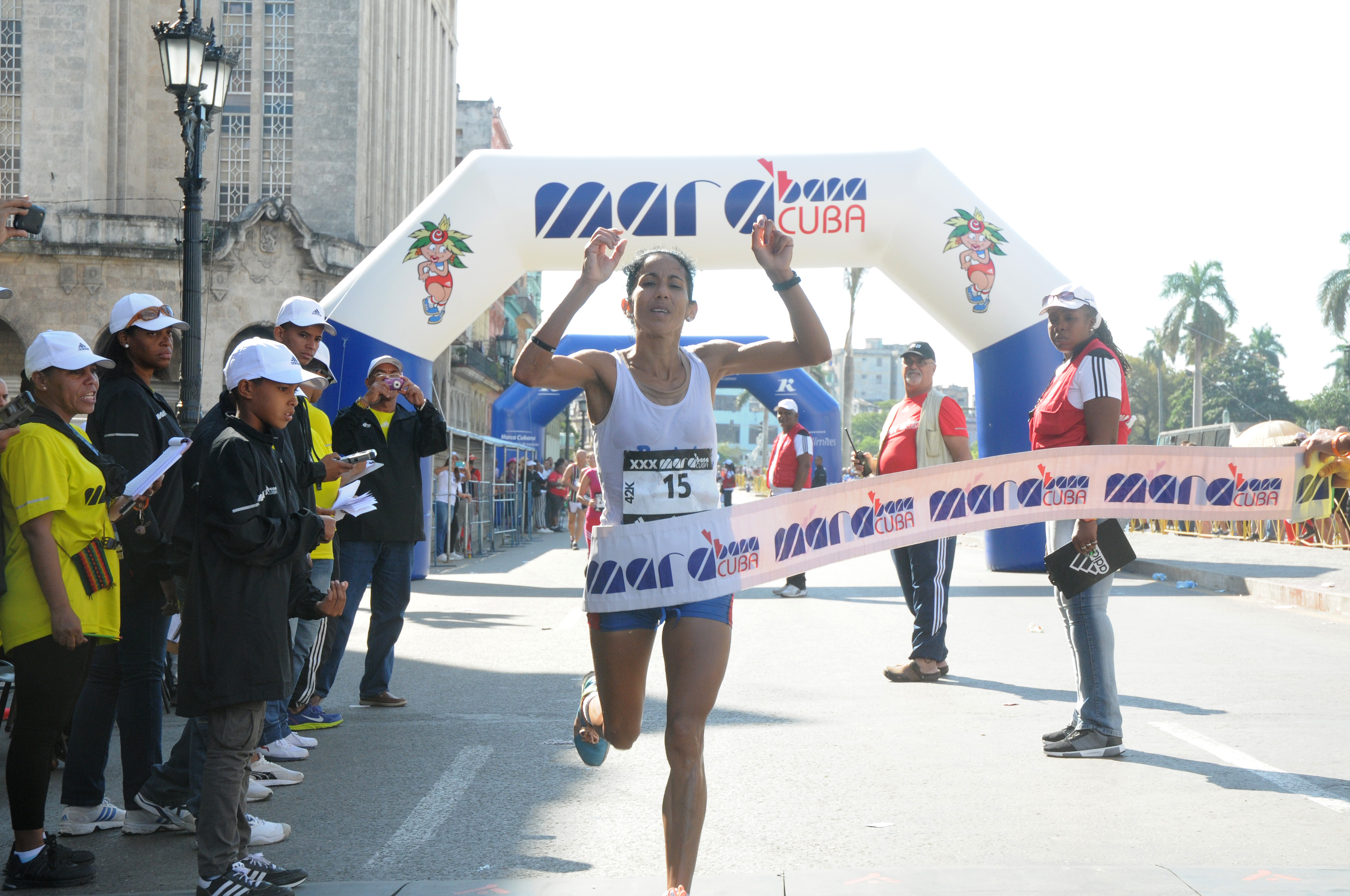 Misledys Varga Hernandez ganadora dela maraton de 42 km femenino. Foto: Vladimir Molina