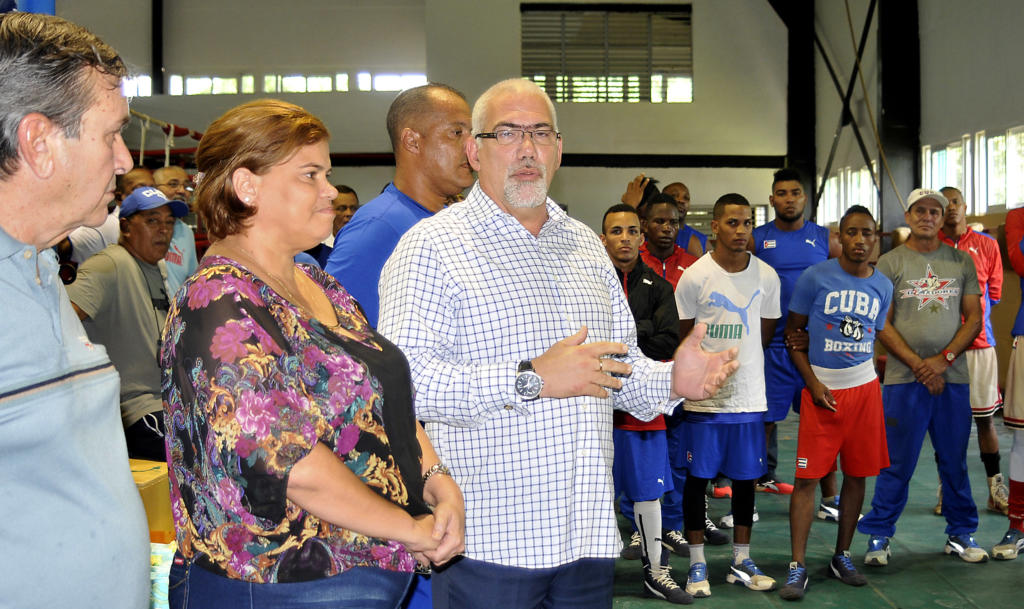 Becali dirigió palabras a los presentes. Foto: José Raúl Rodríguez Robleda.