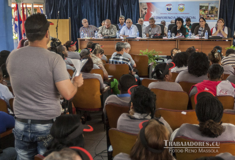 El salario, el aumento de la producción y la atención a los trabajadores fueron temas planteados en la conferencia.