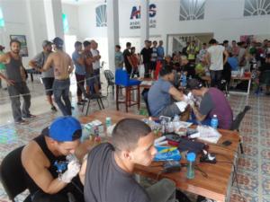 Una magnifica acogida tuvo entre los jóevenes holguineros el proyecto Tatuarte. Foto: Manuel Valdés