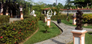 En los suntuosos jardines-galerías se exhiben piezas que muestran el rescate de un oficio arcaico, casi extinguido. Foto: Jorge Rivas