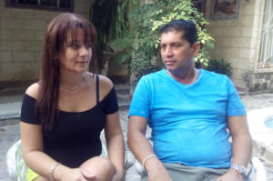 Pedrito junto a su cariñosa esposa Lesbia, su más cercana colaboradora del proyecto. Foto: Jorge Rivas