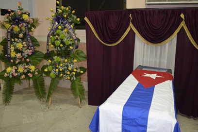 Ofrendas florales de Fidel y Raúl en las exequias de Lugo Fonte