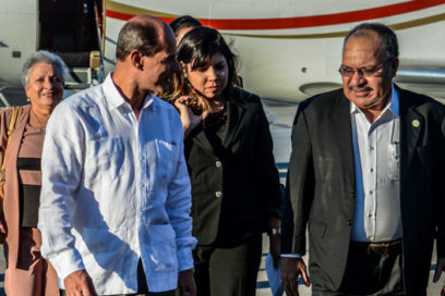 Premier de Papúa Nueva Guinea rinde honores a José Martí