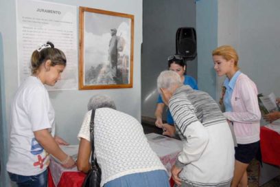 Con la Revolución en las manos