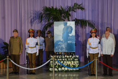 Rinde homenaje Raúl a Fidel en la última guardia de honor (+ Fotos)