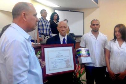 Entregan Premio Anual de Salud 2016