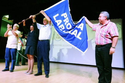 Unidos en la marcha, trabajadores y combatientes