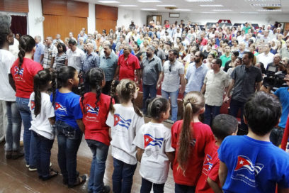 Congratulan a los constructores cubanos en su día