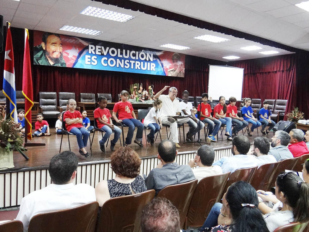 “Nos propusimos profundizar en él para acercarnos a Fidel. Entendimos que Martí es imprescindible para vivir mejor sobre esta tierra”, dijo Tin Cremata. Foto: Eddy Martin 
