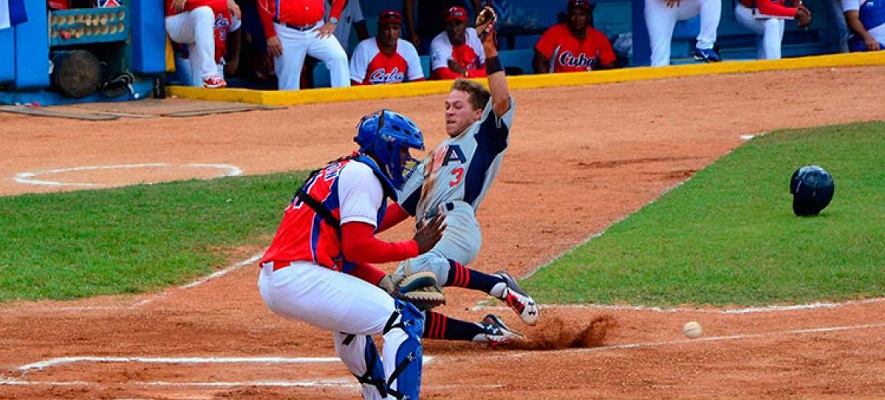 Uno de los momentos del encuentro amistoso Cuba vs. Estados Unidos. Foto: Tomada de Google