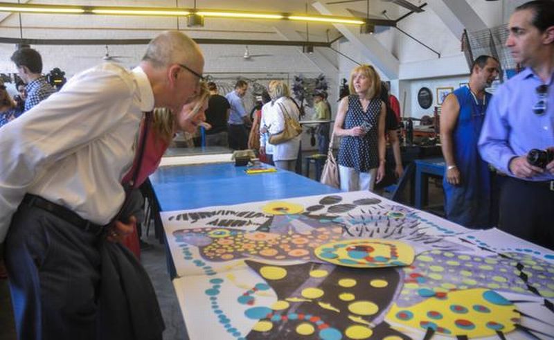 Recorrido de la delegación del Comité Presidencial para las Artes y las Humanidades de Estados Unidos, de visita en la Universidad de las Artes de Cuba. Foto: Tomada de Google