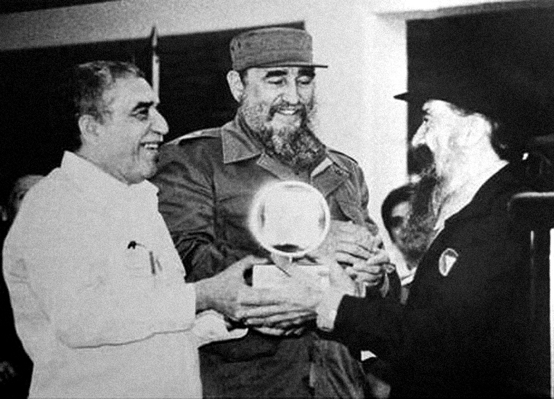 Fidel junto a Gabriel García Márquez y Fernando Birri, dos de los fundadores. Foto: Archivo