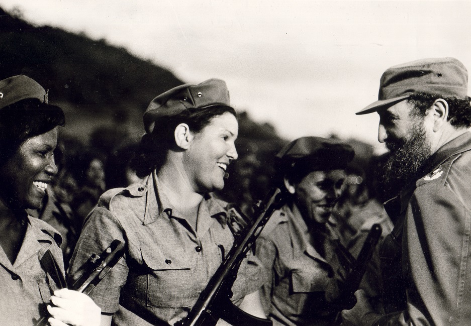 Fidel durante la constitución de las MTT en Guisa.