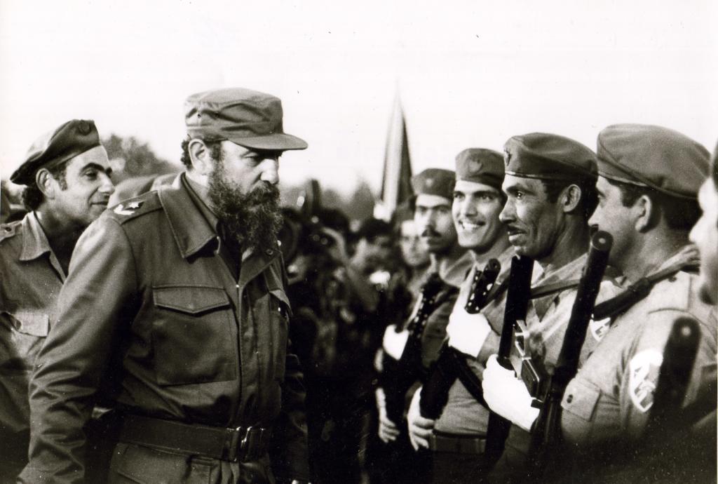 Fidel durante la constitución de las MTT en Guisa.