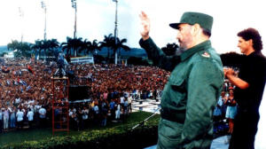 Fidel en la plaza Ernesto Ché Guevara en Villa Clara el 30 de septiembre de 1996. Foto: Tomada de internet