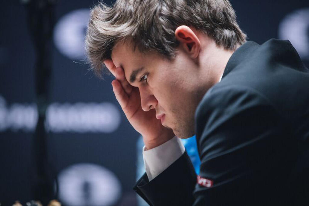 Magnus Carlsen retuvo recientemente la corona universal, tras derrotar tres puntos a uno a Sergey Karjakin, en las partidas rápidas de desempates. Foto: Max Avdeev