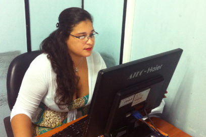 A los ojos, no perderlos de vista