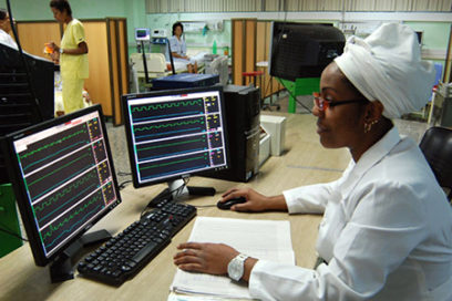 Felicita ministro de Salud Pública a trabajadores del sector por el día de la ciencia cubana