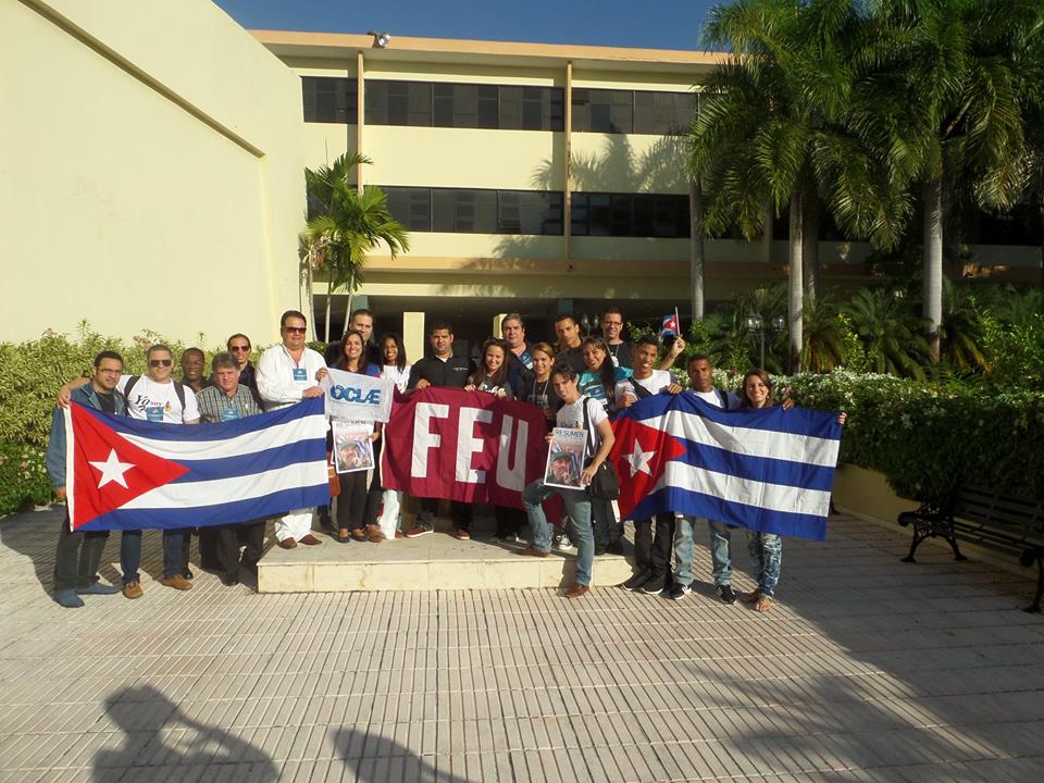 Delegación cubana al  Encuentro de movimientos sociales y fuerzas políticas, evento colateral de la V Cumbre de la Celac. Foto: Cortesía de la entrevistada