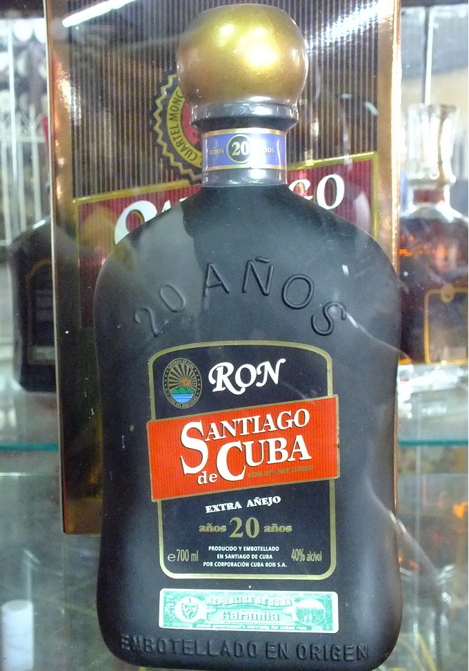 Cubaron, una de entidades que auspicia el Simposio, es líder en la gestión de la producción de bienes y servicios. Foto: Betty Beatón Ruiz   