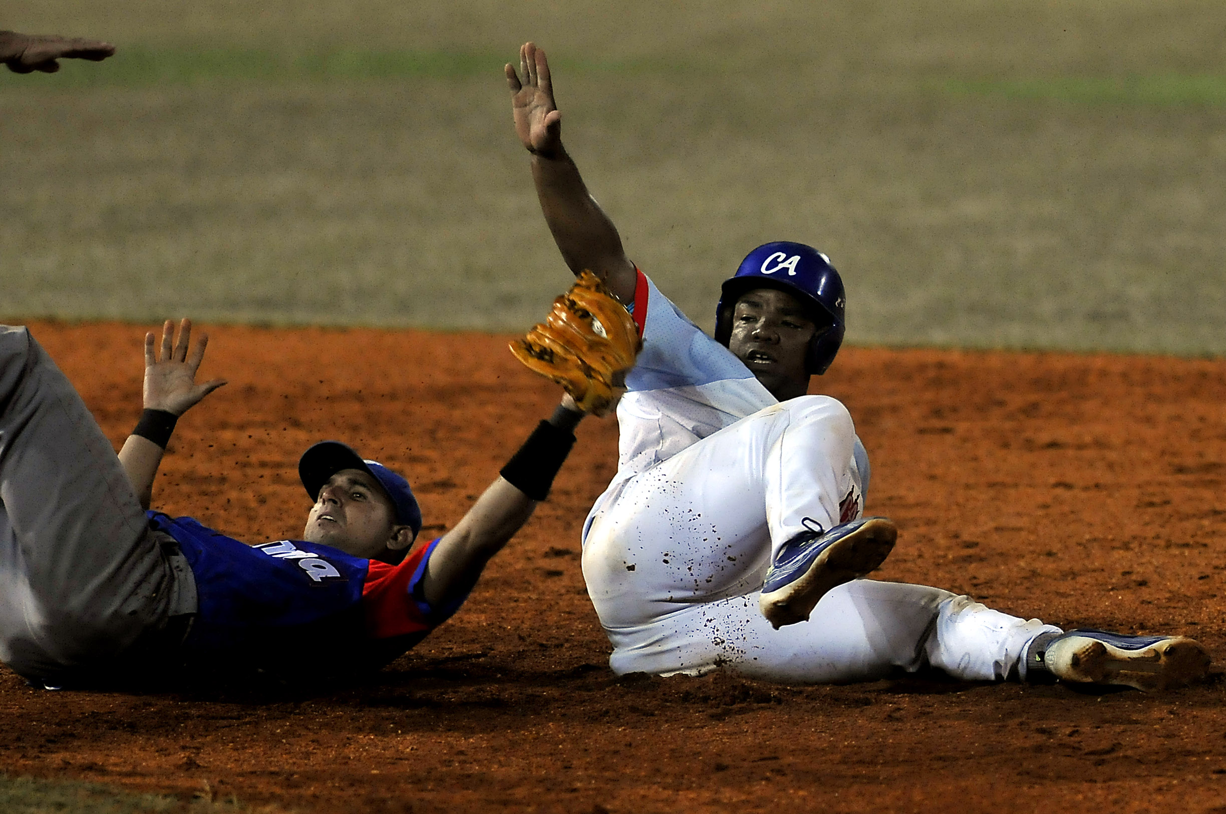 Final de la pelota entre Granma y Ciego de Ávila. Foto: José Raúl Rodríguez Robleda