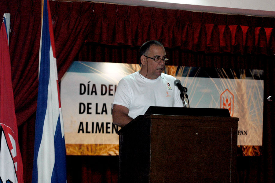 Carlos Alberto Valido Castilla, director general de la ECP, destacó en su intervención los logros de la entidad al concluir el pasado año. Foto: César A. Rodríguez