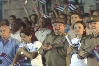 Presidió Raúl la Marcha de las Antorchas