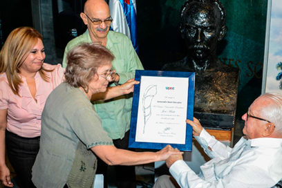Recibió Armando Hart el Premio Nacional de Periodismo José Martí