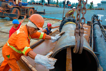 Llegan a Cuba recursos para construir puente sobre el río Toa