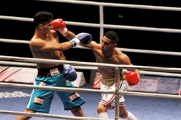 Armando Martinez dominó sin problemas al argentino Joel Mafauad.Fotos: Cèsar A. Rodriguez.