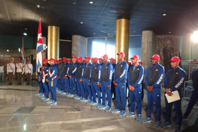 Equipo cubano al IV Clásico: honor y gallardía