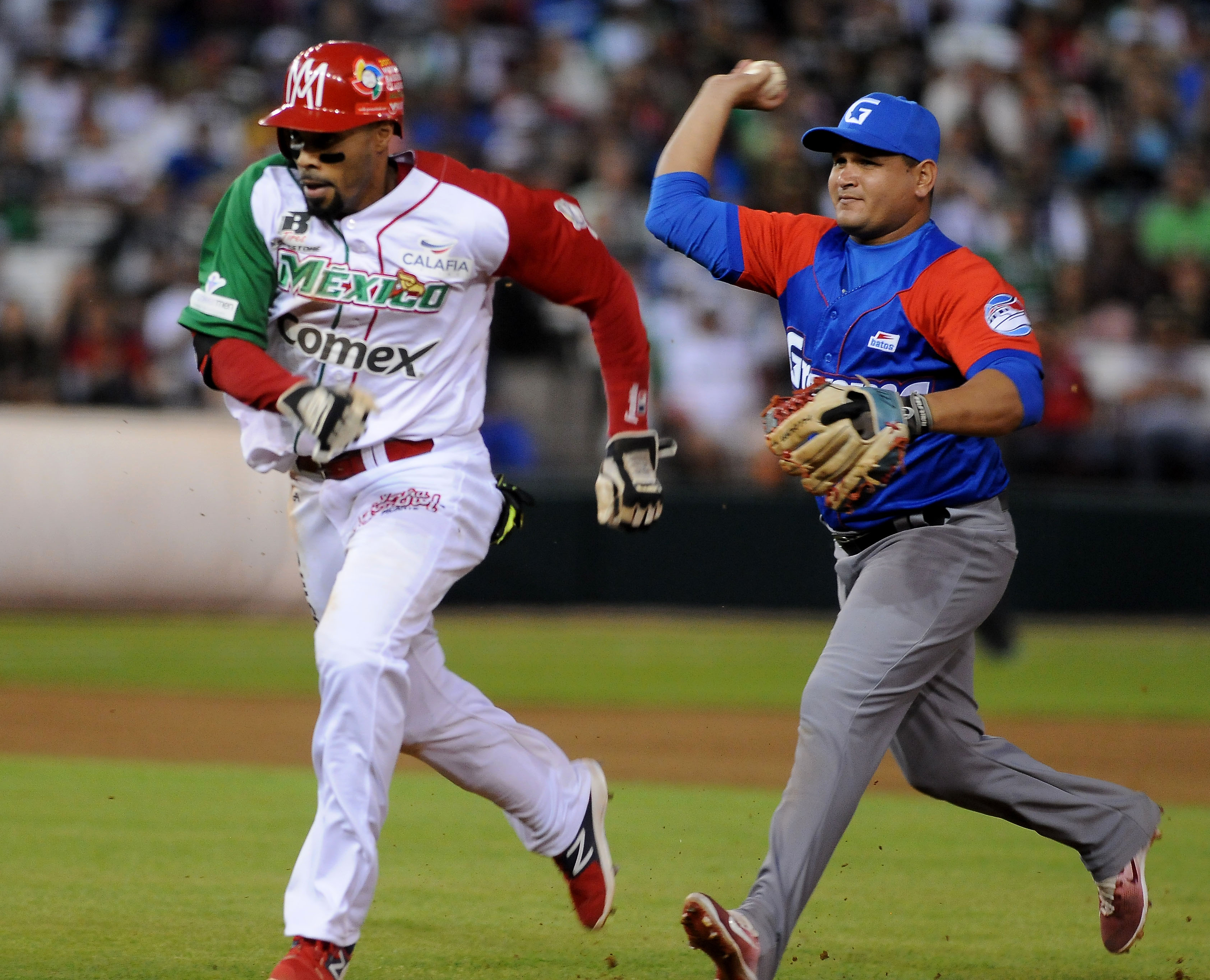 Semifinal Cuba-México en la Serie del Caribe. Foto: Ricardo Lópex Hevia