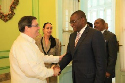 Recibe canciller cubano a alto funcionario angolano
