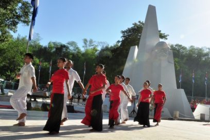 Tributo al mayor Alzamiento