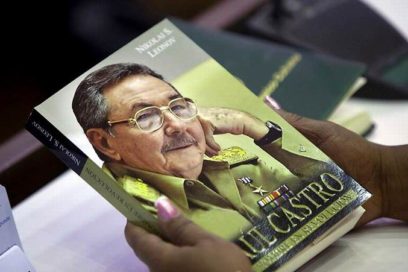 Raúl Castro, un hombre en Revolución: gran Premio del Lector