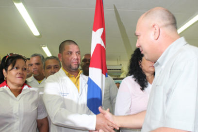 Despidió Ministro de Salud a brigada médica que viajó a Perú (+Fotos)