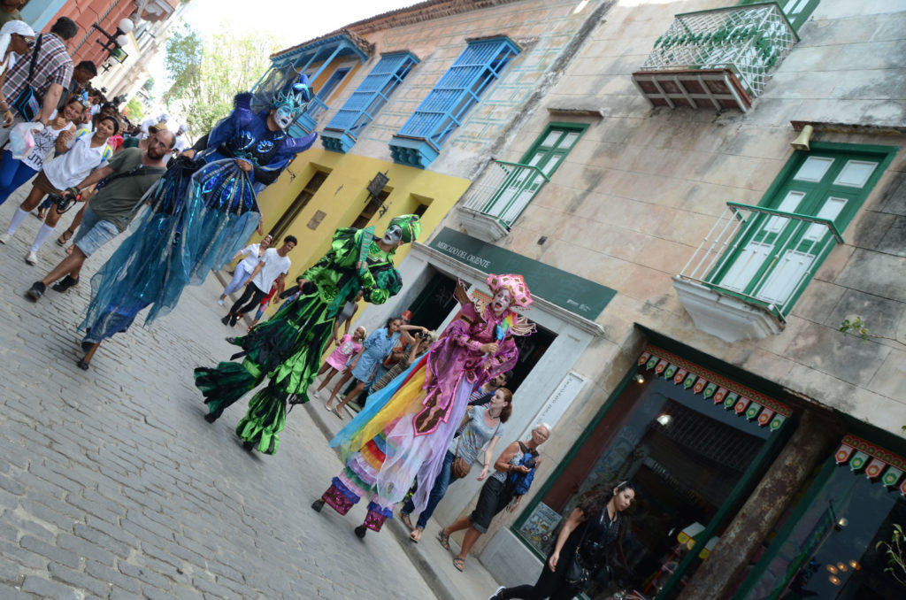 En Cuba, Festival Internacional de danza callejera, ciudad en movimiento. Foto: Joaquín Hernández Mena