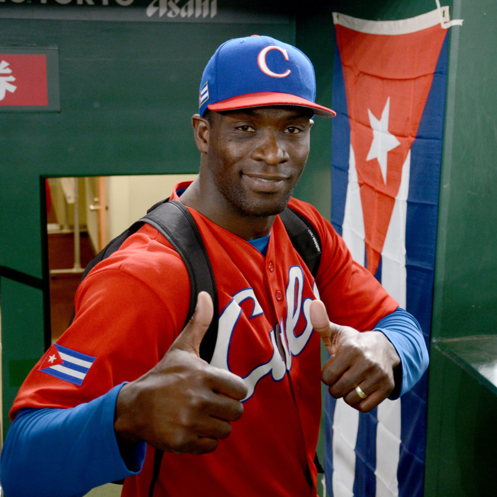 Entenza, después del primer entrenamiento de la novena cubana previa a su partido de inicio contra Japon. Foto: Ricardo López Hevia