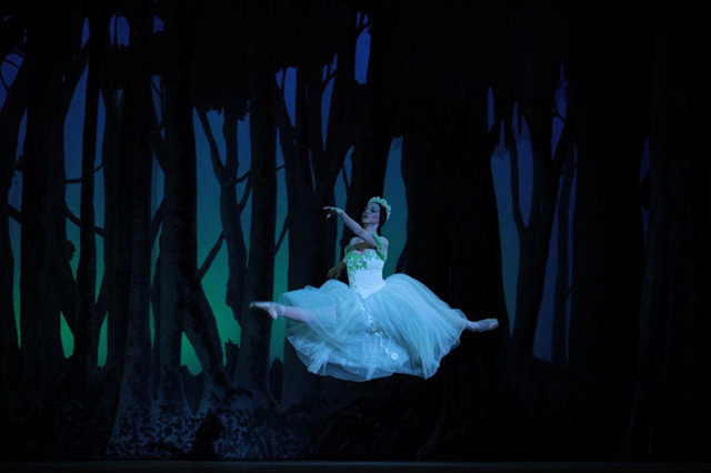 Rejuvenece Giselle… con rostros de estreno