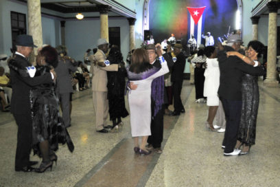 Convocan a baile de danzón en el Palacio de los Torcedores