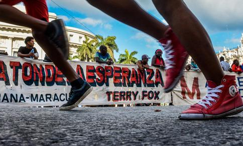 Destacan la participación de cubanos en Maratón de la Esperanza. Foto: ACN FOTO/Marcelino VAZQUEZ HERNANDEZ