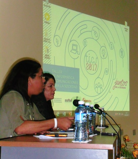 De izquierda a derecha: Alba de la Caridad Estébanez Novo y Grisel Reyes León. Foto: Francisco Rodríguez Cruz