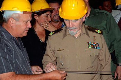 Recorre Ramiro Valdés enclaves industriales en Camagüey