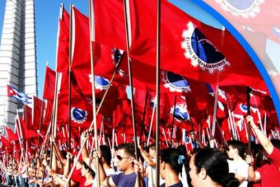 Abrazo fraternal el Primero de Mayo