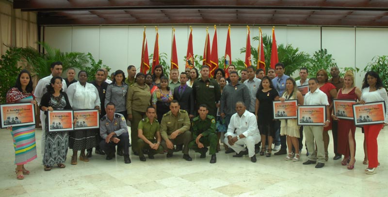 Acto de entrega de distinciones a jóvenes destacados. Foto: Agustín Borrego Torres.