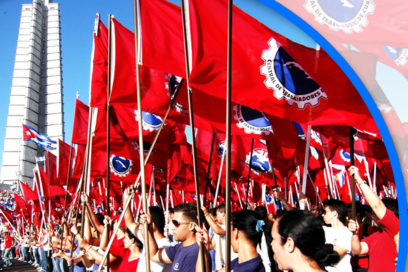 Trabajadores cubanos también desfilan en las redes sociales