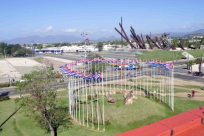 Plazas de Santiago de Cuba se alistan para para una avalancha de juventud